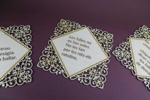 Corte y grabado en madera